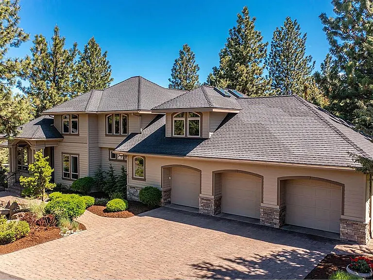 2939 NW Fairway Heights Dr — Photo 2
