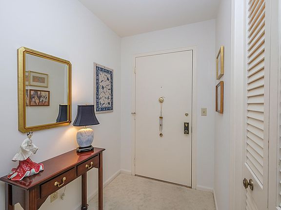 2nd image of 4040 Greenleaf Cir APT 304