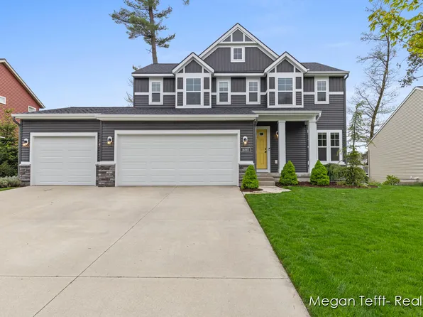16915 Arbor Way Dr, Nunica, MI 49448