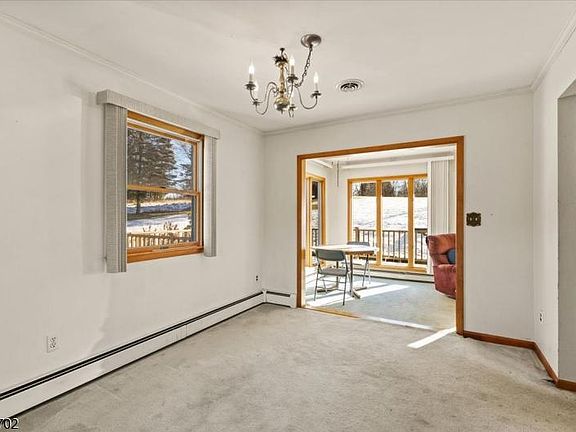 5th image of 26 Maple Ln