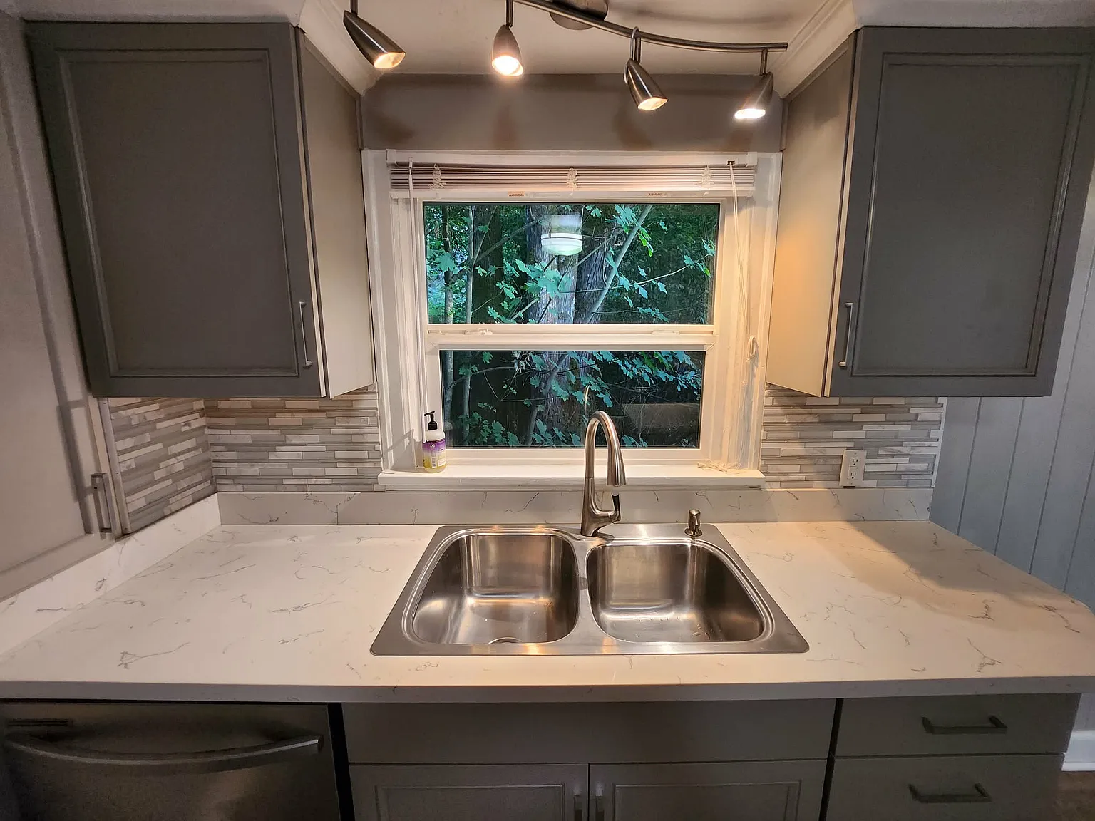 1104 N Cambrian Ave — Photo 3