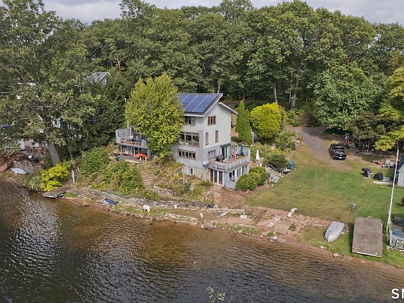 2nd image of 371 Lakeview Drive