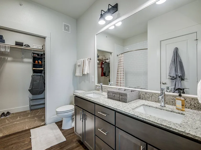 Designer Bathrooms with Double Vanities