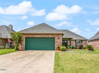 106 Wild Rose Ln, Youngsville, LA 70592