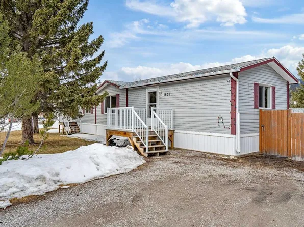 1605 S 129th St, Crowsnest Pass, AB T0K 0E0
