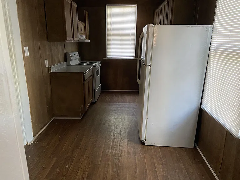907 W Magnolia St — Photo 6