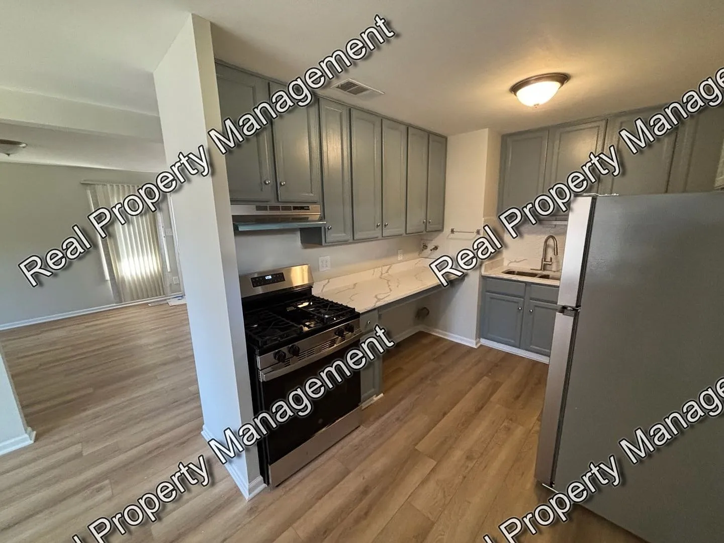 Updated 3 Bedroom Ranch — Photo 4
