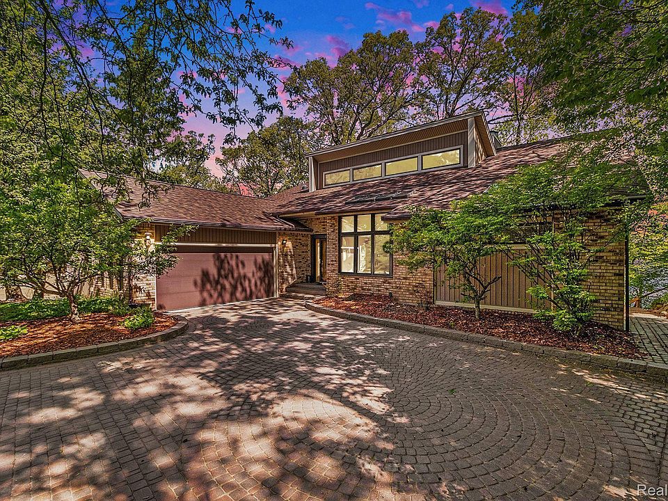 1st image of 4445 Rolling Pine Dr