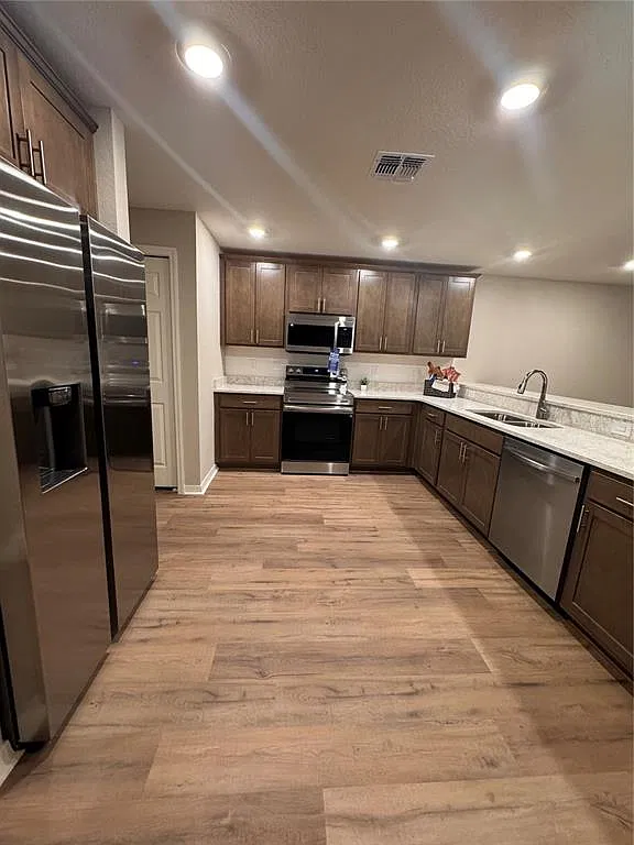 3 bed, 2.5 bath, 1753 sqft, $2,300 — Photo 3