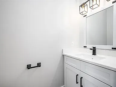 811 E Minnesota St — Photo 42