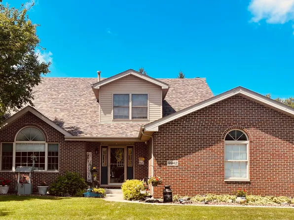 9942 Forest St, Dyer, IN 46311