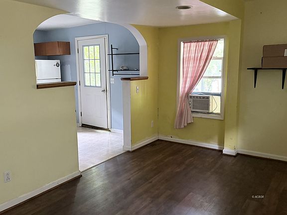 3rd image of 304 Highland Ave