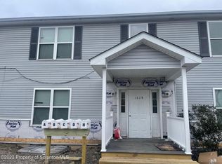 1039 Walker St, Dickson City, PA 18519