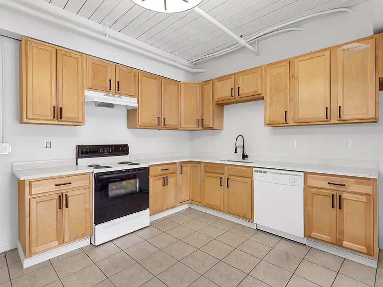 83 Main St #9 — Photo 11