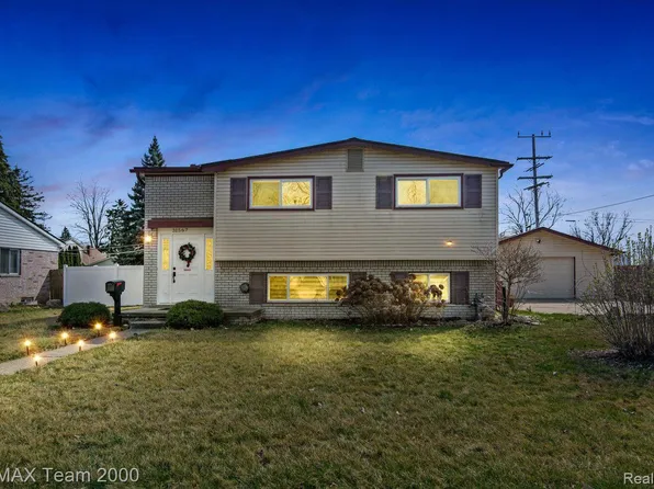 31567 Elmwood St, Garden City, MI 48135