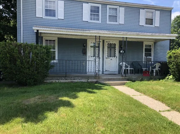 48 Hawthorne Dr, New London, CT 06320