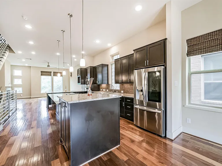 5425A Hidalgo St — Photo 11