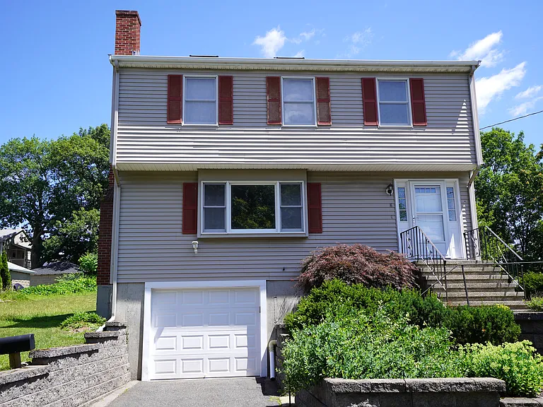 8 Mann St #8 — Photo 1