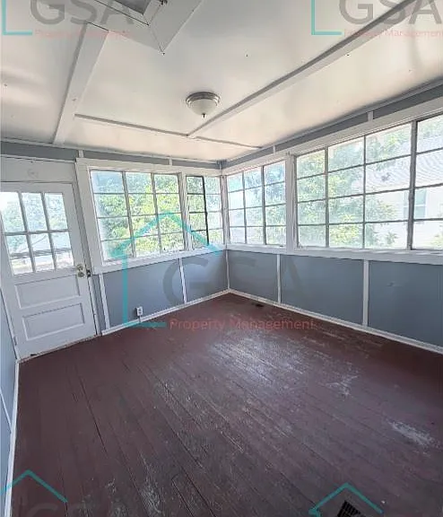 109 Watts Ave — Photo 16