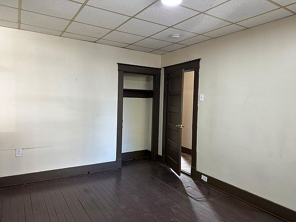 4th image of 402 Center St #1
