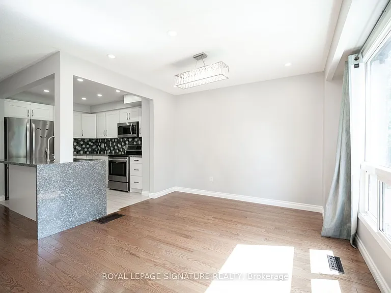447 Ontario St N — Photo 11