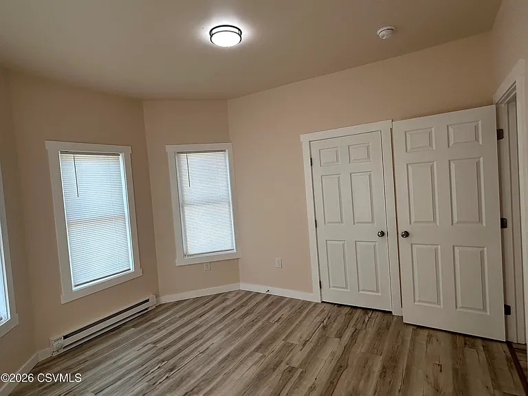 940 Reagan St — Photo 10