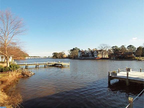 3rd image of 227 Lake Dr