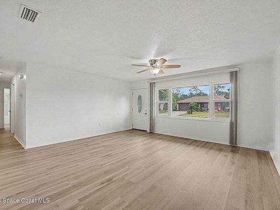 3rd image of 1430 Windward Dr