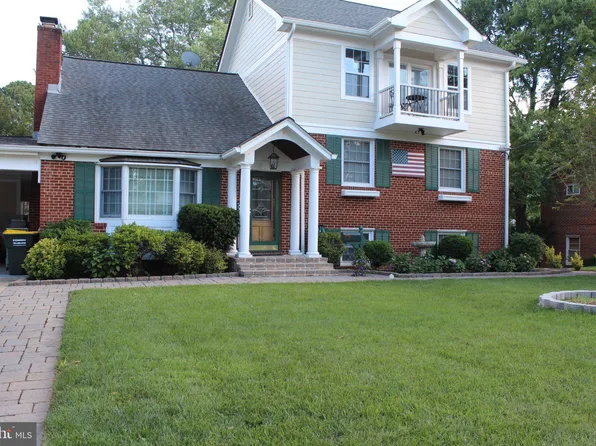 7703 Newcastle Dr, Annandale, VA 22003
