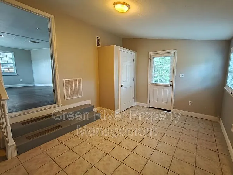146 Phoenetia Dr — Photo 18