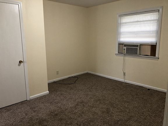 3rd image of 112 Hadley Dr