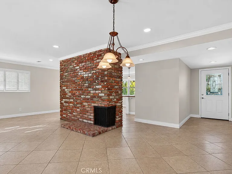 2310 E Monroe Ave — Photo 6
