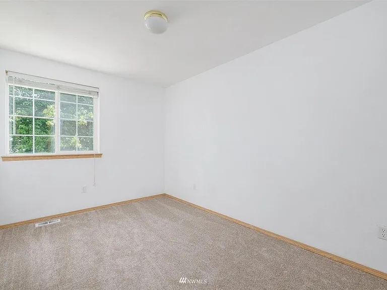4812 50th Ave SE — Photo 13