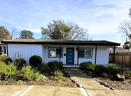 812 Center St Photo 1
