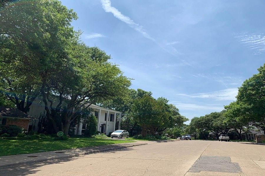 2nd image of 7914 Roundrock Rd