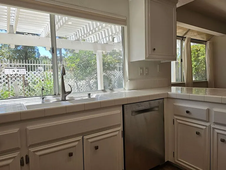 398 N Brook Glen Ln — Photo 16