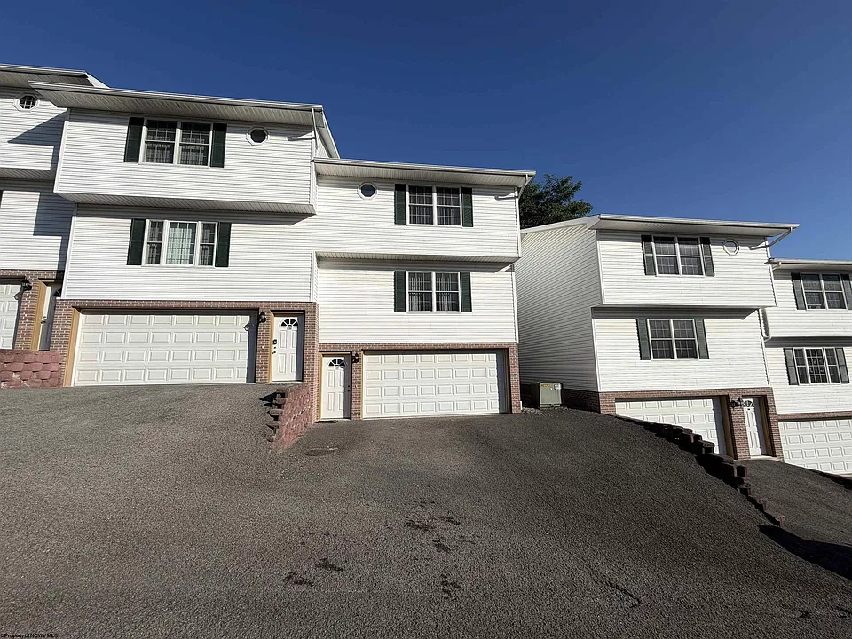 802 Carmell Ct