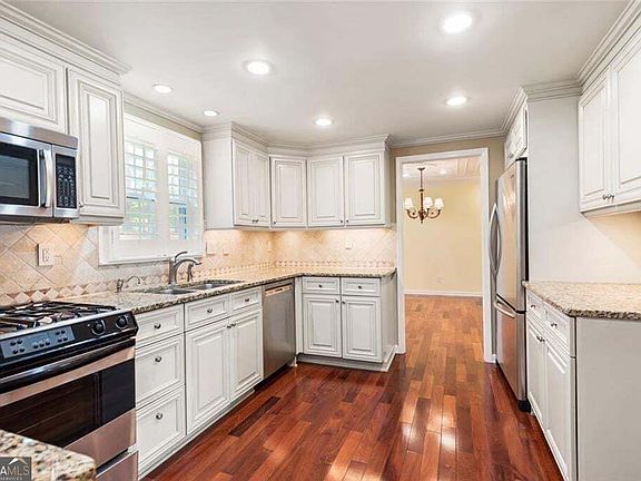 5th image of 647 Shannon Green Cir SW