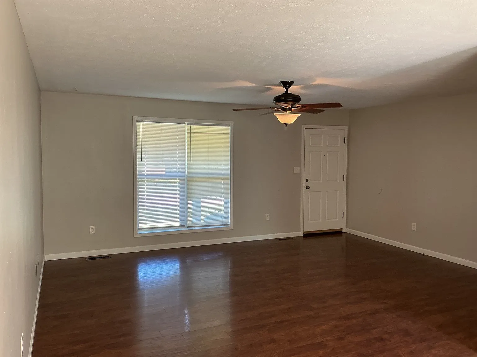 3 bed, 1326 sqft, $1,675 — Photo 3