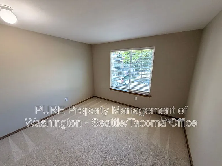 804 28th Ave SE — Photo 17