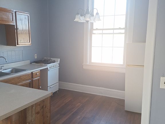 4th image of 1909 E Ozark Ave APT 6