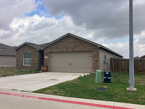 2nd image of 124 Niven Path