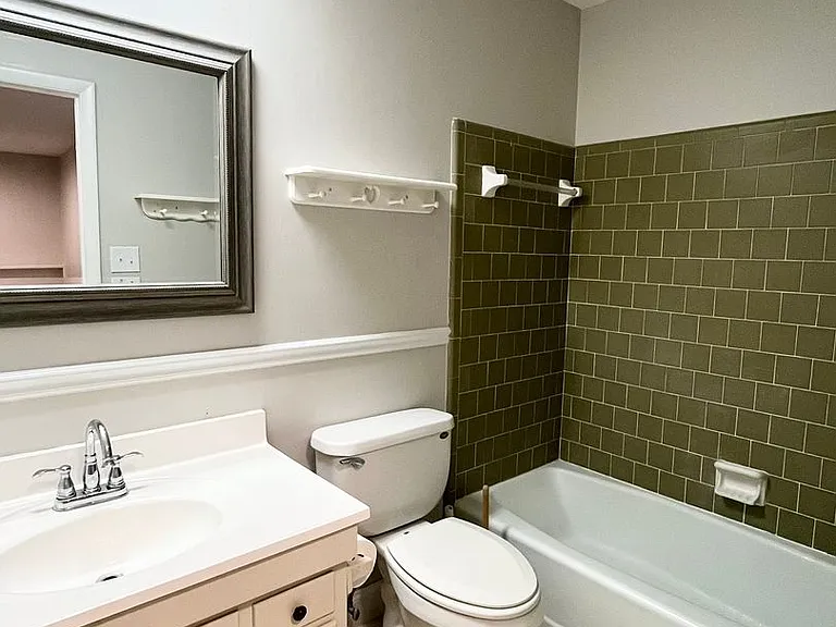 455 Mall Blvd #69 — Photo 17