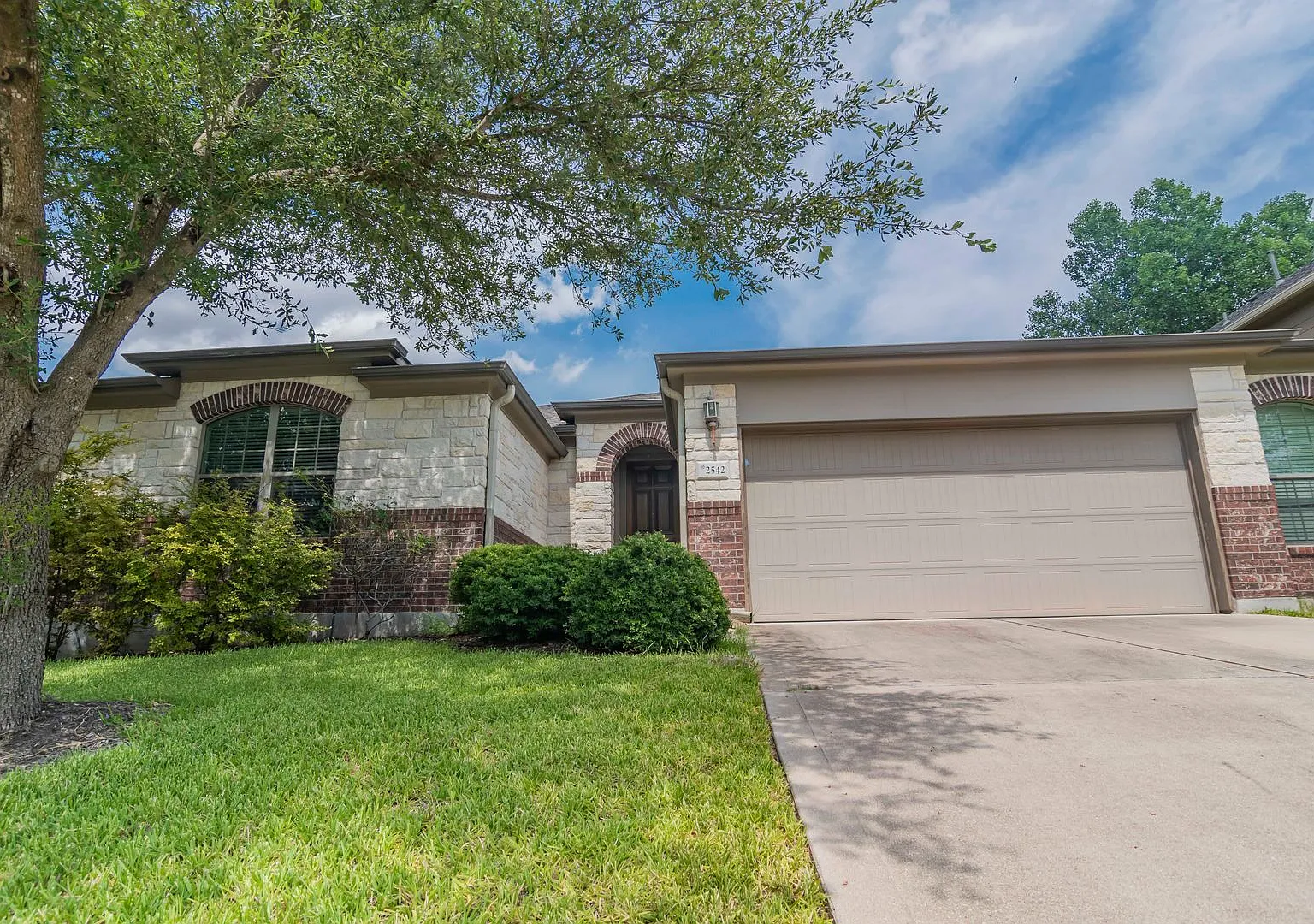 2542 Ravenwood Drive, Round Rock, TX, 78665 — Photo 2