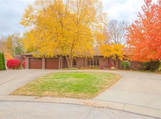 18 Town View Cir, Platte City, MO 64079