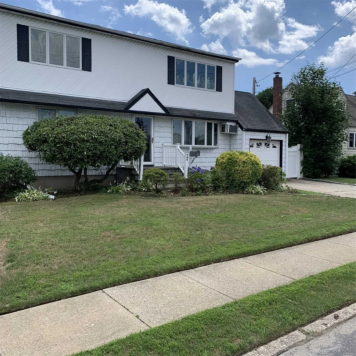 196 Seward St photo 1
