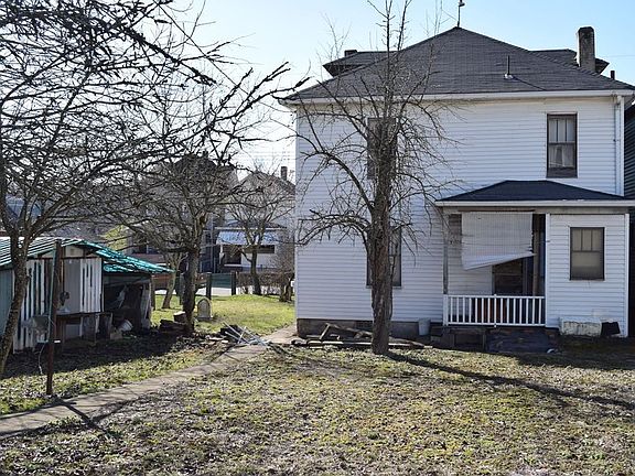 2nd image of 911 Vermont Ave