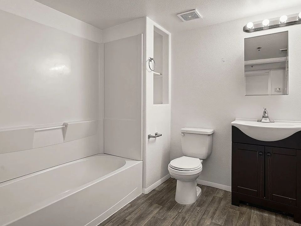 1st image of 15 Gentry Way #301