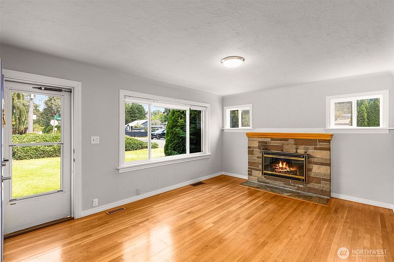 3rd image of 2501 SW 112th Street
