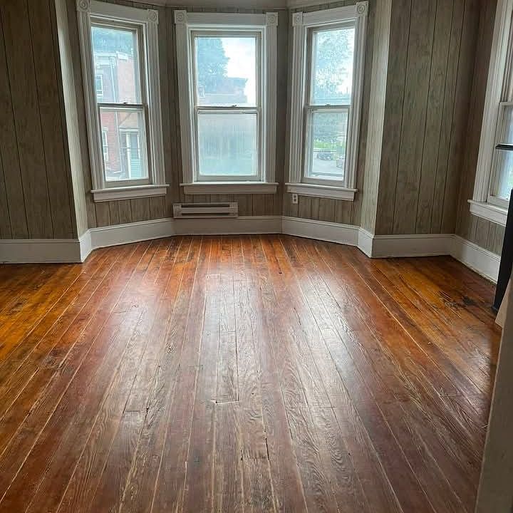 1st image of 106 Carson Ave